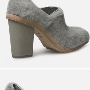 UGG ECKHAUS LATTA women’s Court No clog Sheepskin Fashion Heel Gray  Shoes